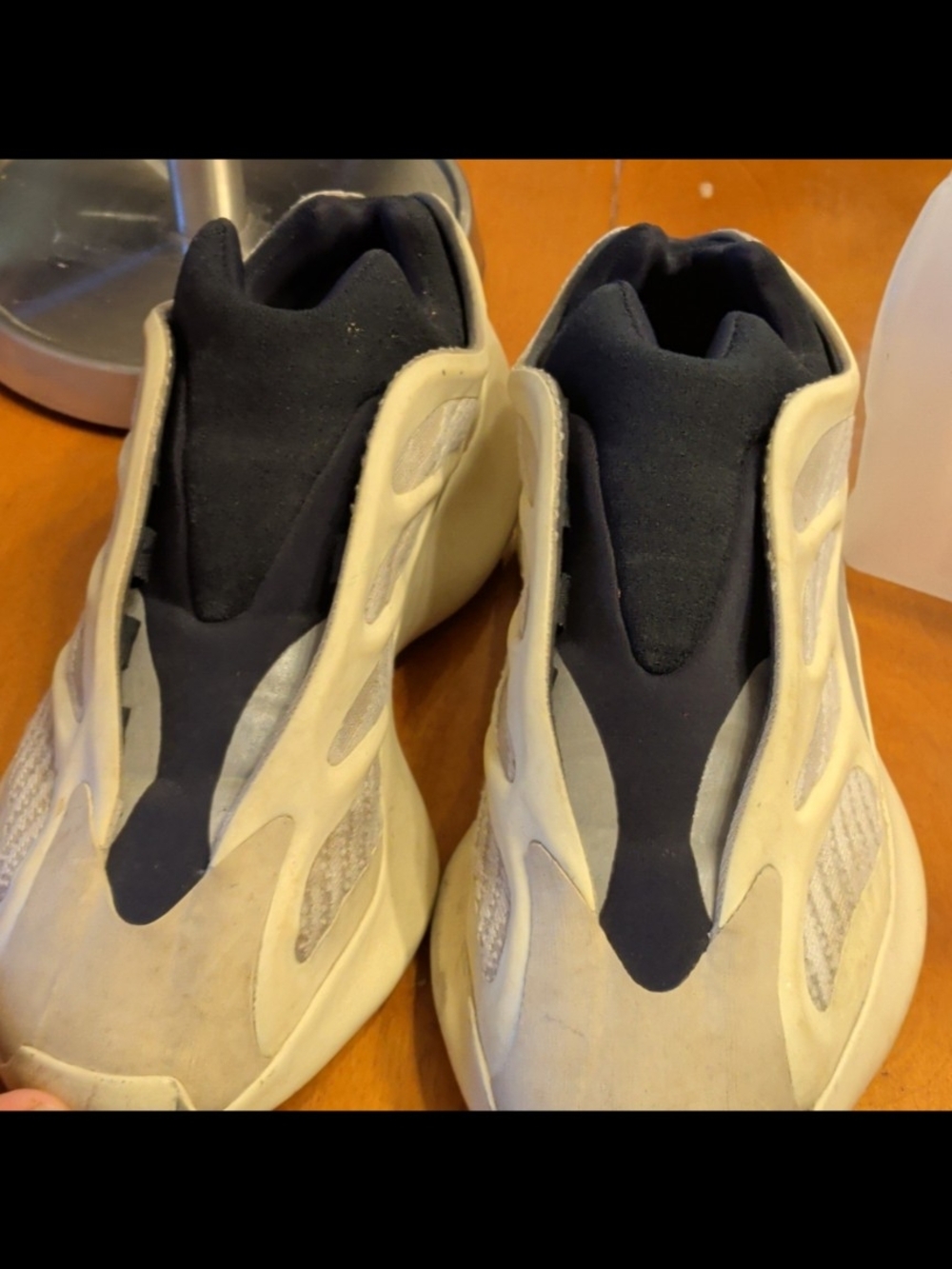Yeezy - Picture 2 of 4